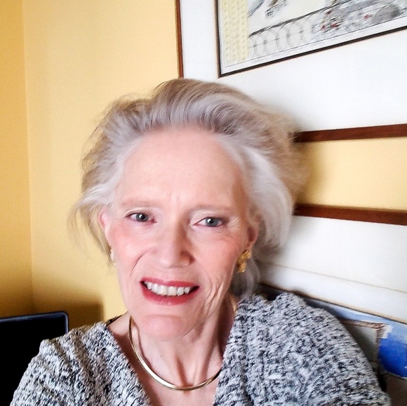 Meet your Posher, Alexandra - Picture 1 of 1